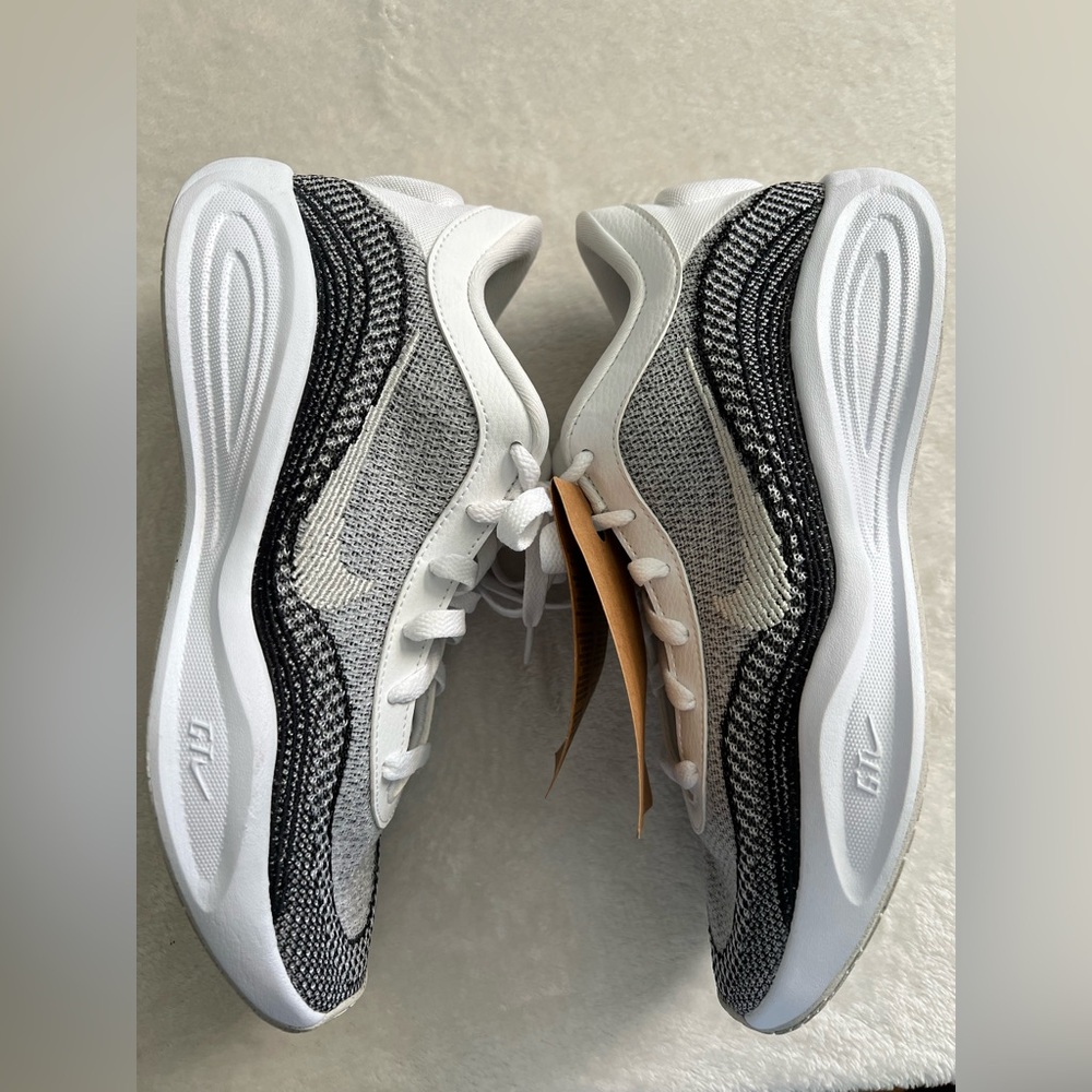 Nike G.T. Hustle Academy Mens Basketball Trainers White Light Bone Black, Size 7 - Picture 3 of 7